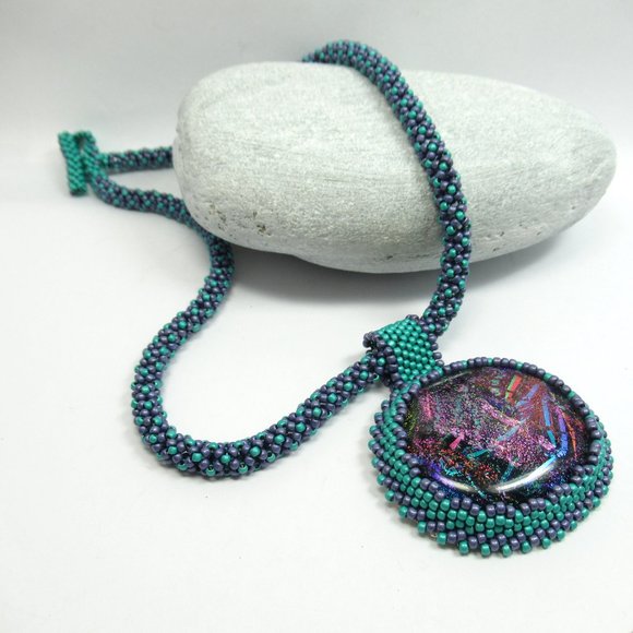 Hand embroidered Dichroic Cabochon necklace - Picture 6 of 13